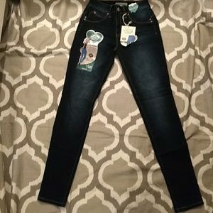 YMI Wannabetta Butt Mid Rise Skinny Jean size 5